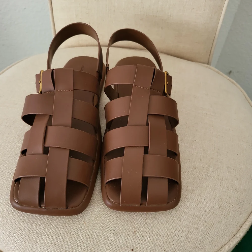 Sandals - Picture 1 of 4